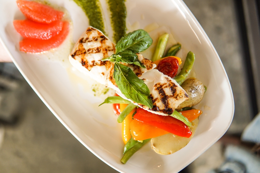 ProvenceMarina's tweet photo. The tastiest #fish you will ever eat is BC #Linecaught #halibut from @wildpacifichalibut. 💛 https://t.co/Qx3YXZu2o8