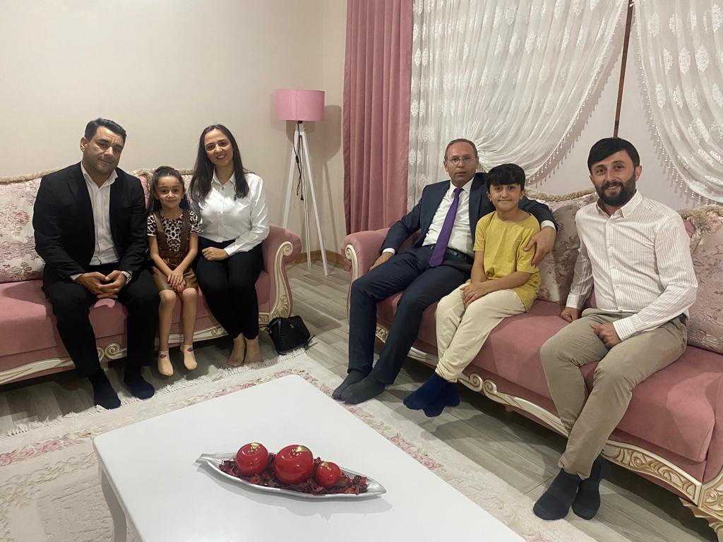 #ŞIRNAKSENİN                               Kapılarını ve gönüllerini bize her daim açan velilerimize teşekkür ederim.               <a href="/tcmeb/">Millî Eğitim Bakanlığı</a>  <a href="/SirnakValiligi/">T.C. Şırnak Valiliği</a> <a href="/sirnakmem73/">Şırnak İl Millî Eğitim Müdürlüğü</a> <a href="/mirzatetik78/">Mirza TETİK</a>