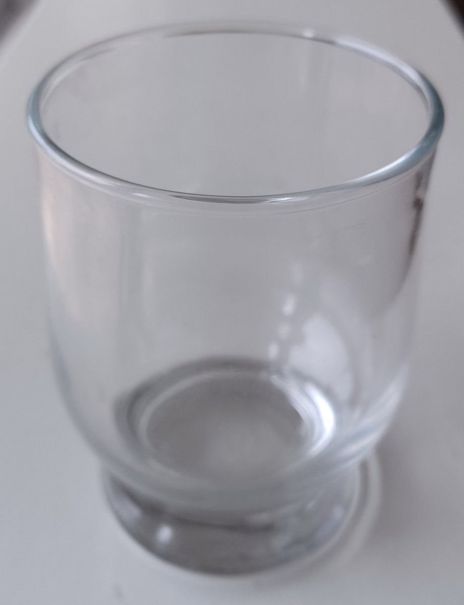 JochenKenneweg's tweet photo. Zeitlose #Eleganz u hoher Gebrauchswert vor Untergang. @Thomy ersetzt #Senfglas durch schnöden Schraubbehälter. Fans bleibt nur, Beispiel "Papa ante portas" (@Loriot) zu folgen und 60 Originale zu kaufen. https://t.co/cbIDNrR3yk