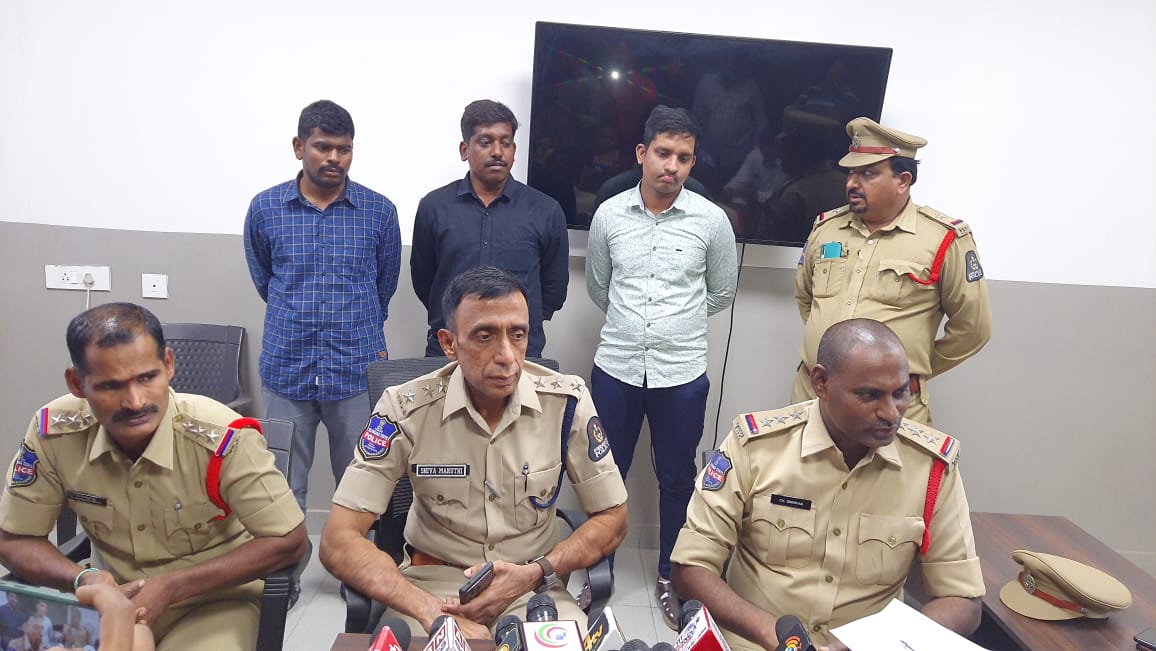 (In Crime No: 366/2022, U/s 302 IPC of Asifnagar Police Station)
Asifnagar Police arrested the accused Rajkumar involved in murder case of Asifnagar P.S...
facebook.com/hyderabadpolic…