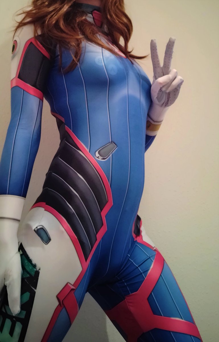 LewdIzzu's tweet photo. So this outfit is relevant again. https://t.co/EXT3P0JbHj