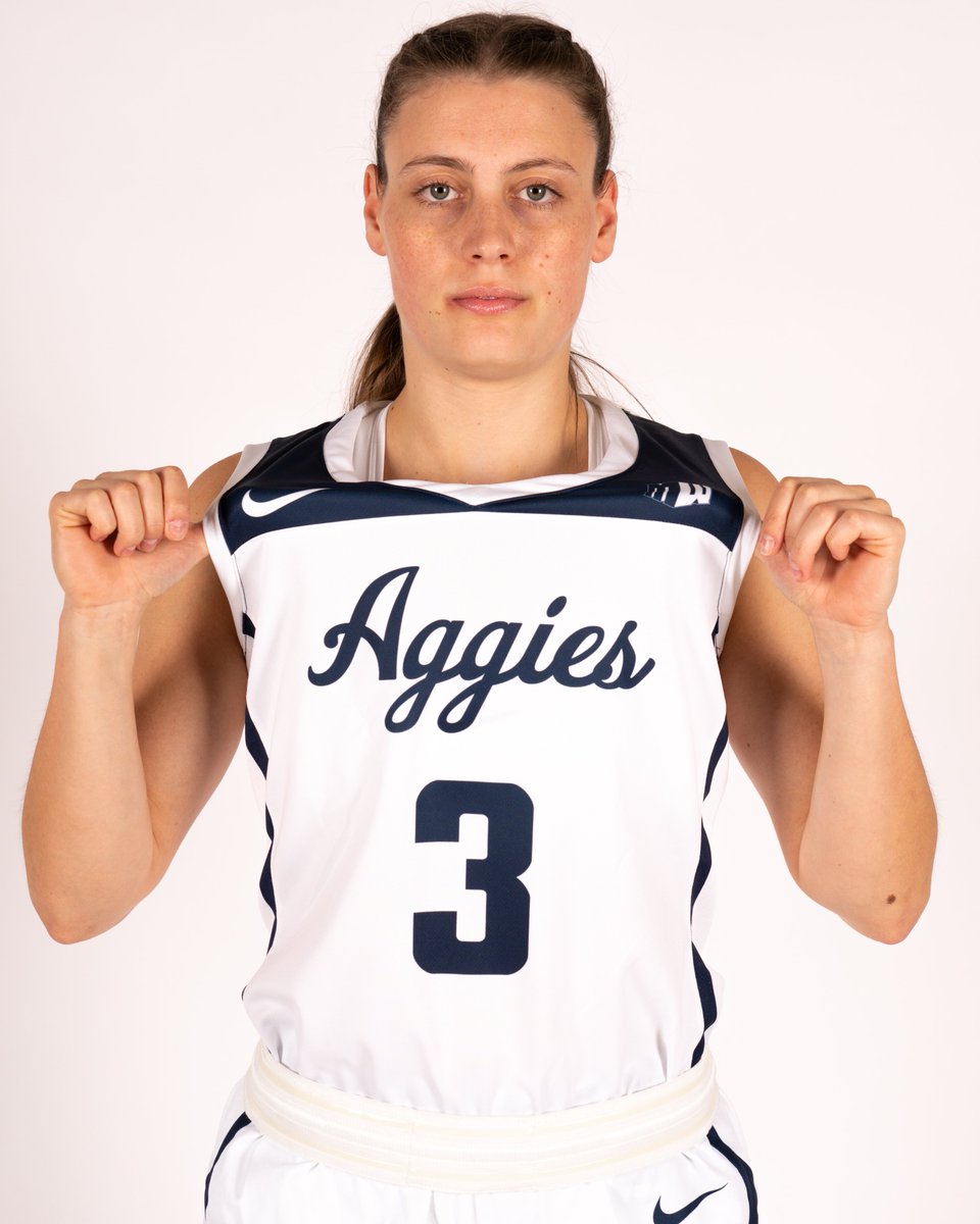 USUWBasketball's tweet photo. That 𝓼𝓬𝓻𝓲𝓹𝓽 though 😍

#AggiesAllTheWay https://t.co/hB81UhaUIT