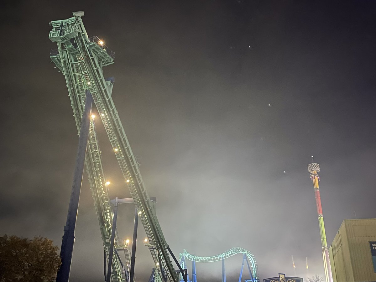 WildcatCoasters's tweet photo. 🎶Just another Trainless Tuesday during HAUNT at @KingsIslandPR on Invertigo🎶 @UpstopMedia #KIHaunt #KI50th https://t.co/jNoFVgRSLF