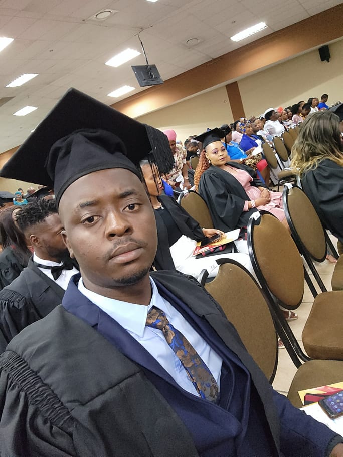 xmalukz's tweet photo. #Docter Xitlhangu 😀 @StanfordGSB https://t.co/wrkxWpNRvu