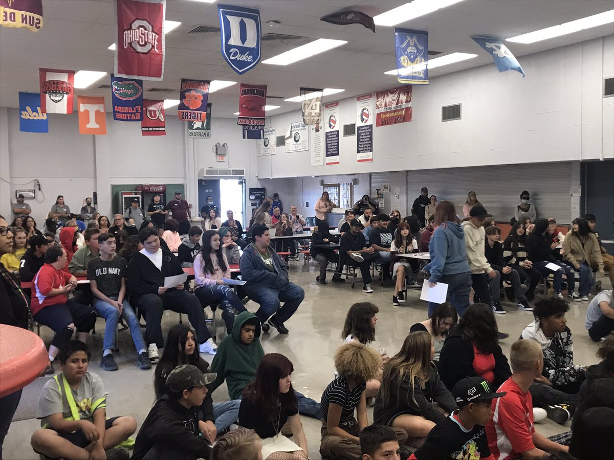 Yermo_Eagles's tweet photo. Congratulations to all our middle school students on their first quarter accomplishments! We enjoyed celebrating them this morning at our awards assembly. #avideagles #TheSilverValleyWay #scholars #awardsceremony https://t.co/4BK6rdtZyA