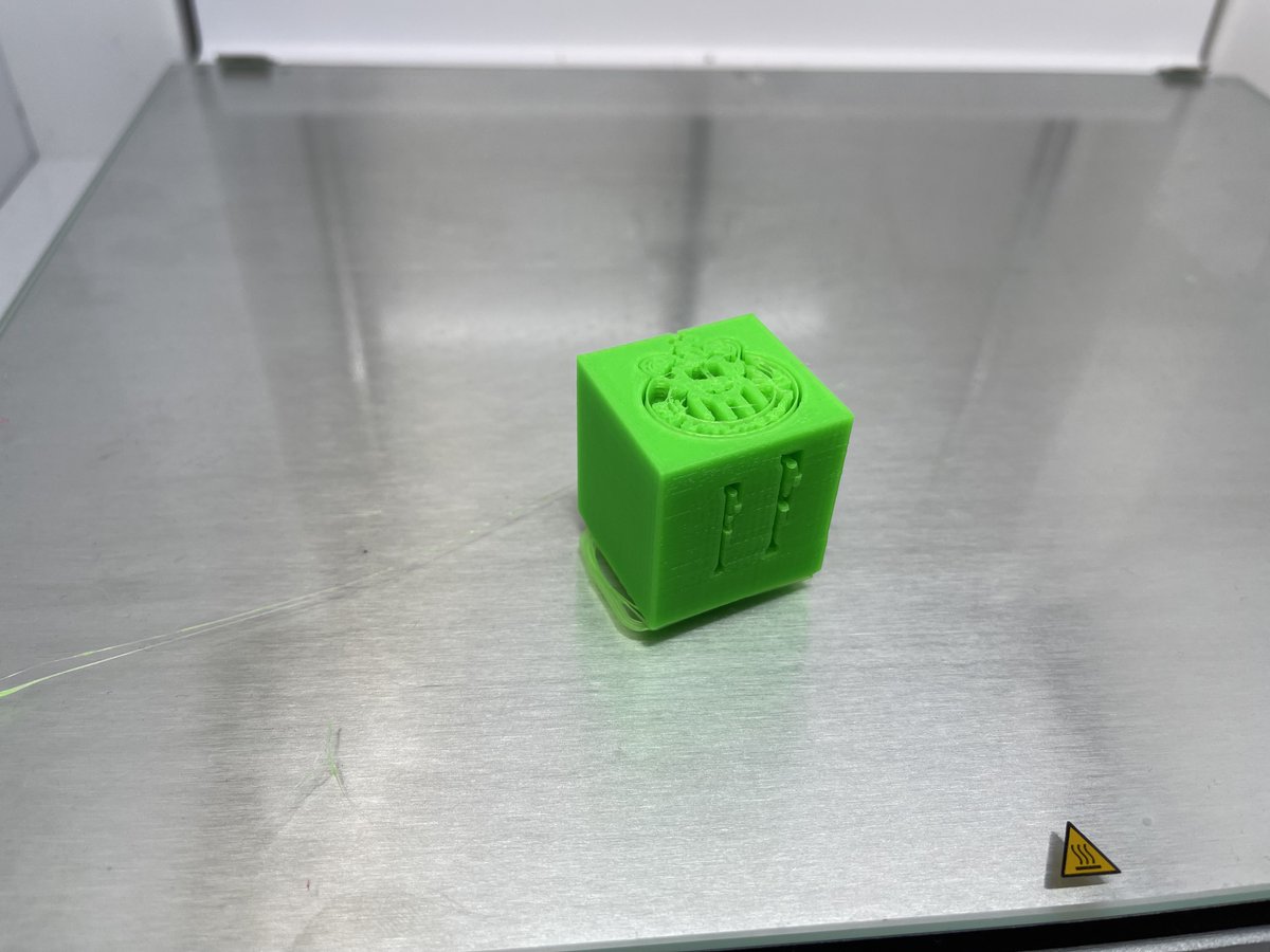 FelixBarriga4's tweet photo. this is my first cube @HagedornScott @t3chl0gic  @SabinePassISD  @tinkercad  @3Dprinting https://t.co/05RJ87W4eQ