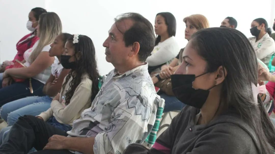 #Enterate |El #Minec a través de la Dirección General de Formación, continúa con el ciclo de cineforos: "Cambio Climático, Pueblos, Planeta y Vida", esta vez con la proyección del documental "Nuestros consumos", el cual refleja el consumo de una persona promedio en Latinoamérica.