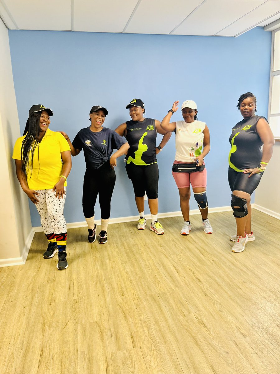 sixolisile_n's tweet photo. Session 2
We joined @Ichoose2BActive #Chooseday Virtual Gym class
Who was with us in class?let’s see those receipts 🧾
#IChoose2BActive
#NoEquipmentNoProblem
#ActiveRecreationMonth
#LifeLongWellnessCulture https://t.co/tdDYphp10x