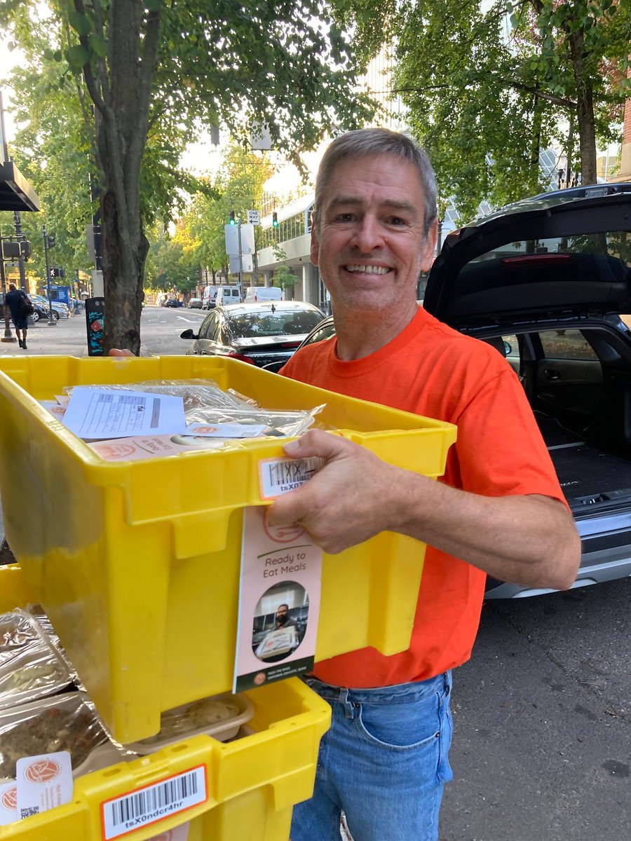 FeedtheMass's tweet photo. Feed The Mass donates meals to The Red Cross to help those impacted but the first in SW Washington https://t.co/hI2S8KNb4g