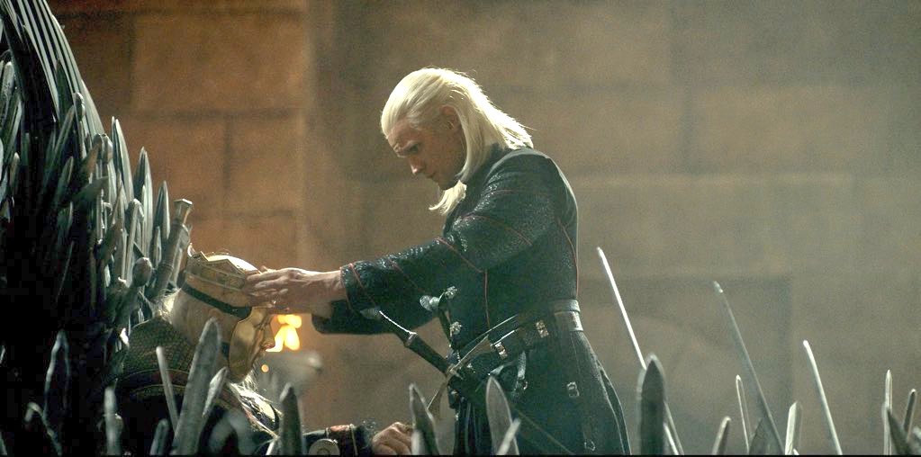 Mayham_H's tweet photo. GRRM said that Daemon is his favorite because he loves grey characters. Because for every flaw he has, he exhibits an even bigger quality. And so far he's been a good husband to Rhaenyra and a great father of eight. I need the writers to understand this!!! https://t.co/7CQ1cX3GJC