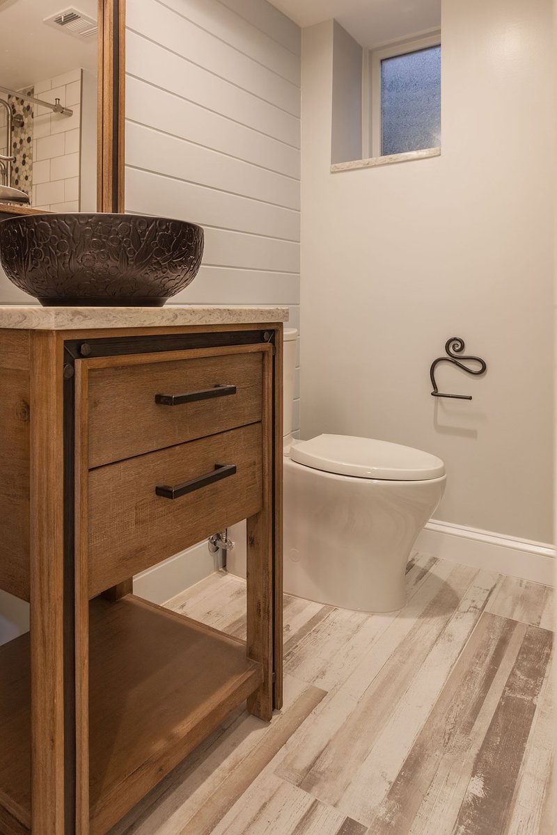 SolidRemodeling's tweet photo. Bathroom Remodel Alexandria, VA

#alexandria #basementbathroom #bathroomdesign #bathroomideas #chromehardware #designideas #kohlerfixtures #modernfarmhouse #oldtown #paintedwalls #pebbletile #pulls #subwaytiles #uniquetile #vesselsinks #showerwall #woodsidetable #woodvanity #va https://t.co/QbtxVWL2Ca