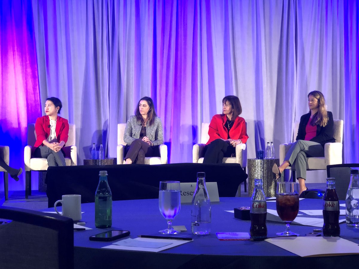 MoFoLLP's tweet photo. During our “Women Legal Leader’s Today” panel, seasoned in-house counsel across industries shared best practices on how we can embrace #innovation and creativity to adapt to change, foster new ideas, generate business growth, and elevate confidence. #MoFoWomensSummit #MoFoWomen https://t.co/szkTOIQs06