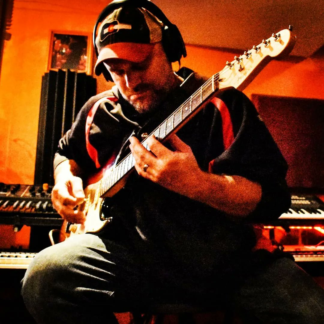 HarlemHayfield's tweet photo. Can't believe it's been 3 years since we started recording our first EP at Studio E. Thanks to Lewie Lewis for getting these photos for us! Check out the finished tracks here: https://t.co/4y0Zp13azR

#Music #Band  #CentralILMusic #OriginalMusic #DecaturIL #DecaturILMusic #Strong https://t.co/nPW5mOsqno