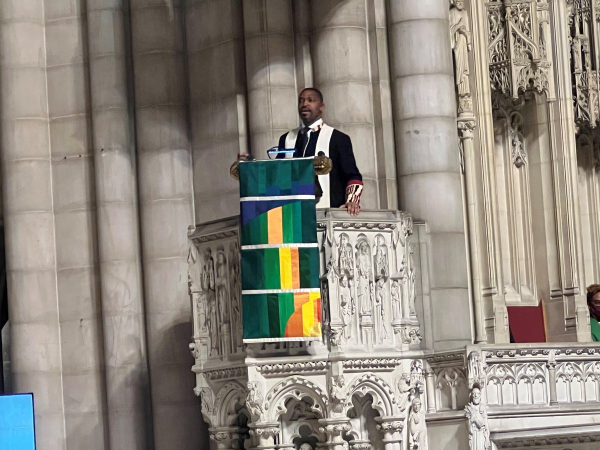 CDFNewYork's tweet photo. This past Sunday, @ChildDefender President & CEO @RevDrStarsky preached for Children's Sabbath at the historic @RiversideNYC, surrounded by young people, faith leaders and community members.
View Dr. Wilson's #ChildrensSabbath remarks:
https://t.co/JFvbcrzvOy https://t.co/uIheHxz6Hv