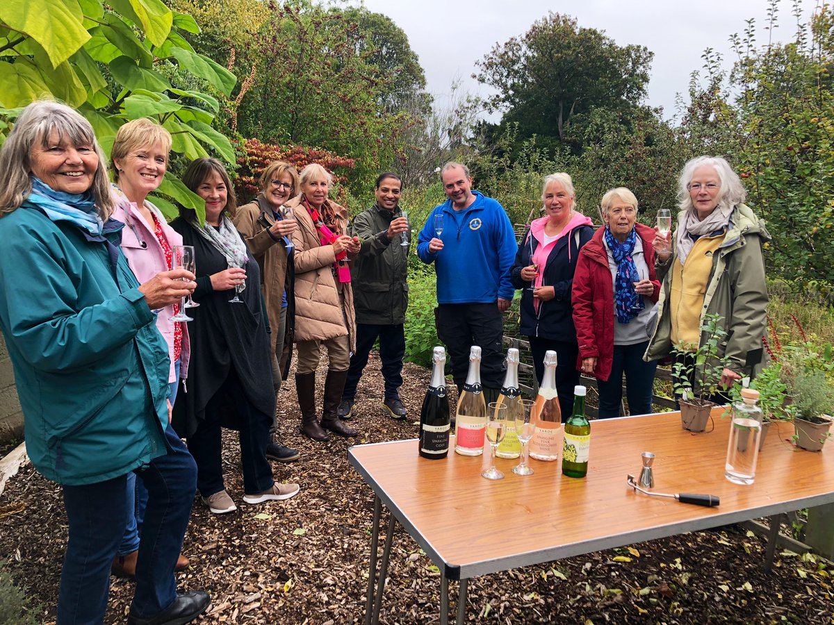 Had a lovely afternoon leading a foraging walk in the gardens @TorreAbbey and making wild cocktails from the ingredients we picked! Hic! @torreabbeygdns #englishriviera