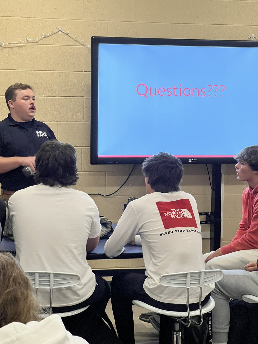 wcsNHSculinary's tweet photo. NHS alumnus and Nolensville firefighter Will Riddle talked to our culinary students today about fire safety in the kitchen. Thanks, Will! https://t.co/bt0p6tFArj