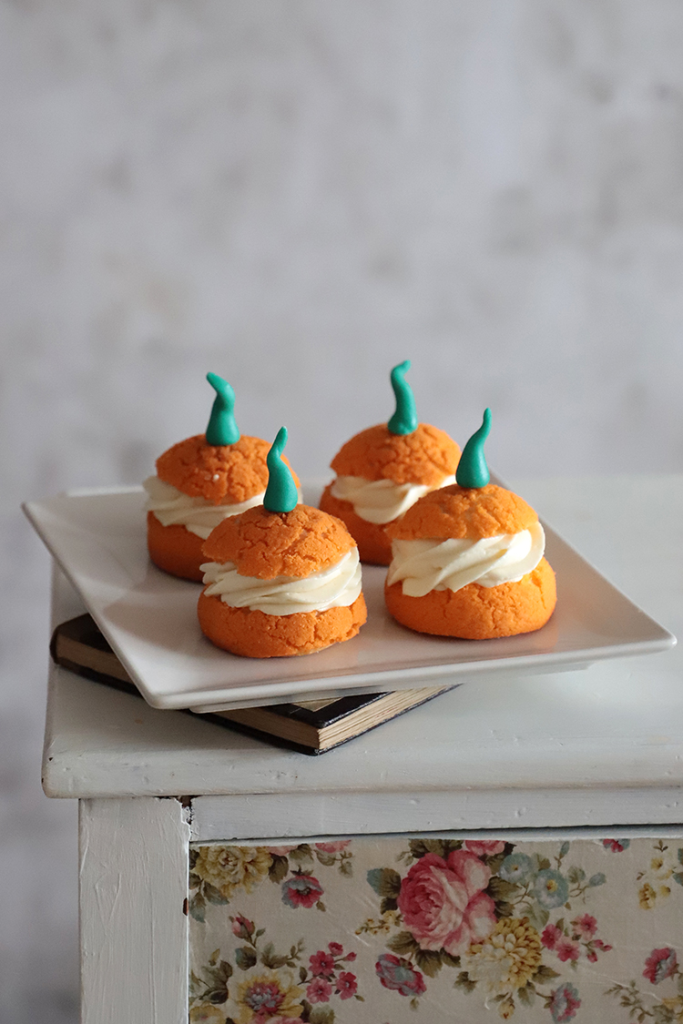 Halloween petit choux
Un divertido y delicioso postre para celebrar #Halloween
Receta y paso a paso↓↓↓
instagram.com/p/Cj0twYeoNcX/