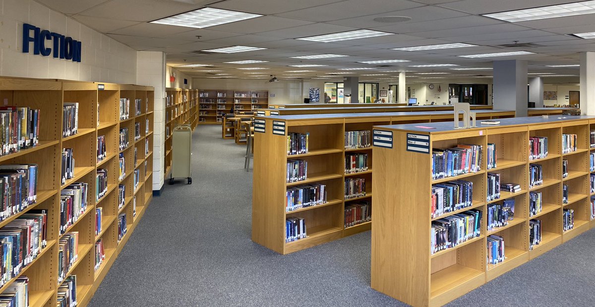 RobinsonLibrary's tweet photo. It’s the last day of our library being organized by author’s last name! We’ve placed a genre sticker on all 10,000 books. We’re about to split up @JasonReynolds83 and many others but we think our readers will ❤️ it! #librarylife #genrefy https://t.co/jxlKpMPQnA