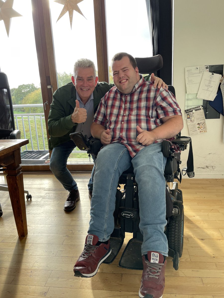 Jeg havde her til eftermiddag besøg af <a href="/danfosskragh/">Dan Kragh</a> fra <a href="/KonservativeDK/">Det Konservative Folkeparti</a> til en snak om velfærden, arbejdsmarked og sundhedsvæsnet med mine øjne 

Tak for besøget!!

#valgkamp2022 #ftvalg2022 @SorenPape #enmillionstemmer