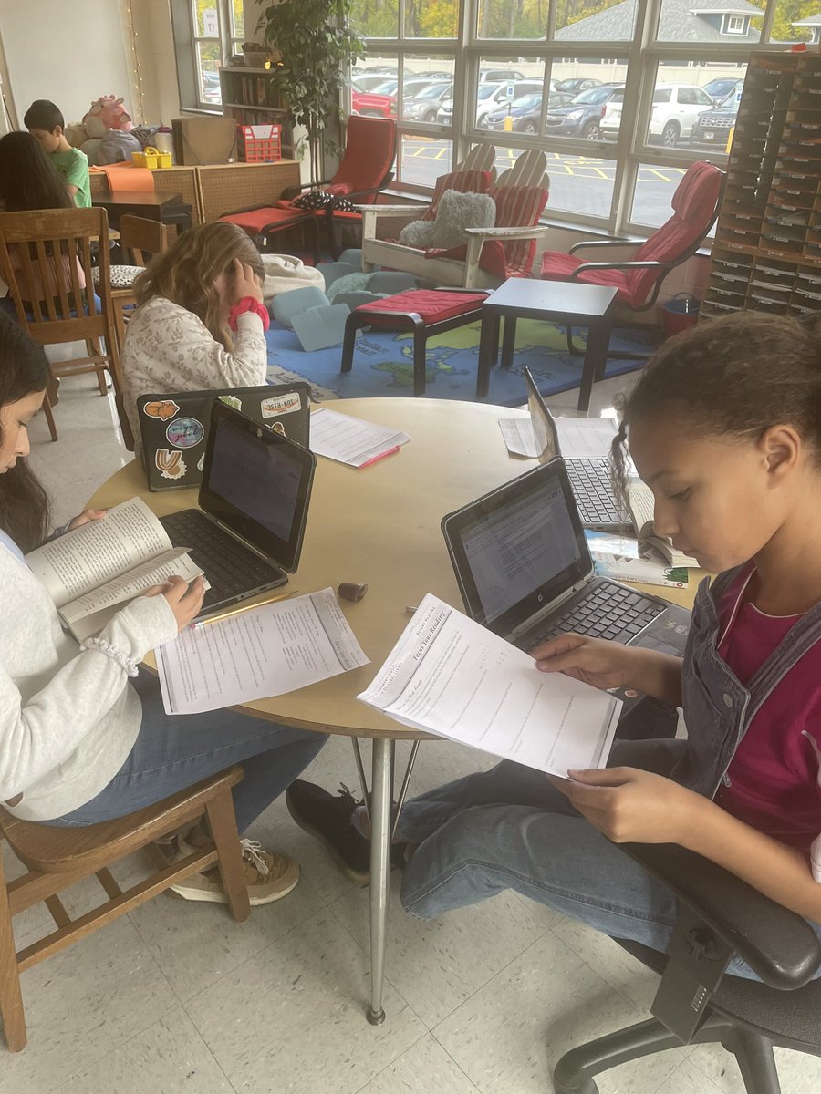 mrspanozzo's tweet photo. 5th grade ACE reading students using direct quotations and citing evidence from their novel to support their answers. Way to go 5th grade! 😄👍✍️📖 @western161 @D161Supe https://t.co/AK71bAA4R5