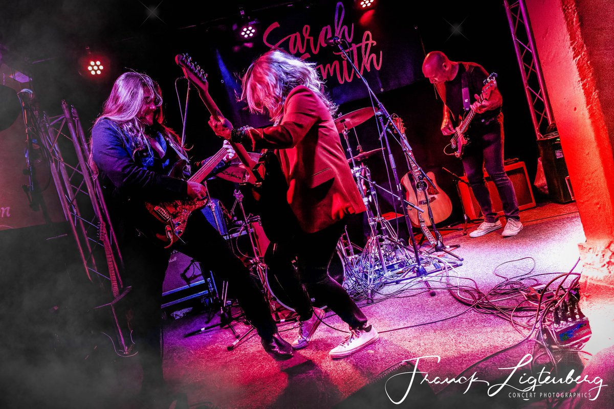 FranckLigtPics's tweet photo. Little Impression of ......Sarah Smith &amp; Band .. Live at Buena Ressa Music Club  Rees Germany...Canada.

#tour #musicians #musiclife #stage
#festival #concertphotography #popmusic #vocals  #gig  #liveband #liveperformance #sarahsmith #sarahsmithband #buenaressamusicclub https://t.co/MYdG7RNsru