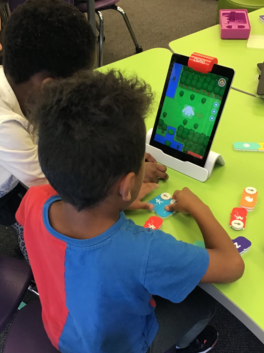 Kindergarten and grade 1 students have fun demonstrating their computational thinking skills without and with screens. #sd36learn #sd36tl <a href="/bridgeV33/">Bridgeview</a>