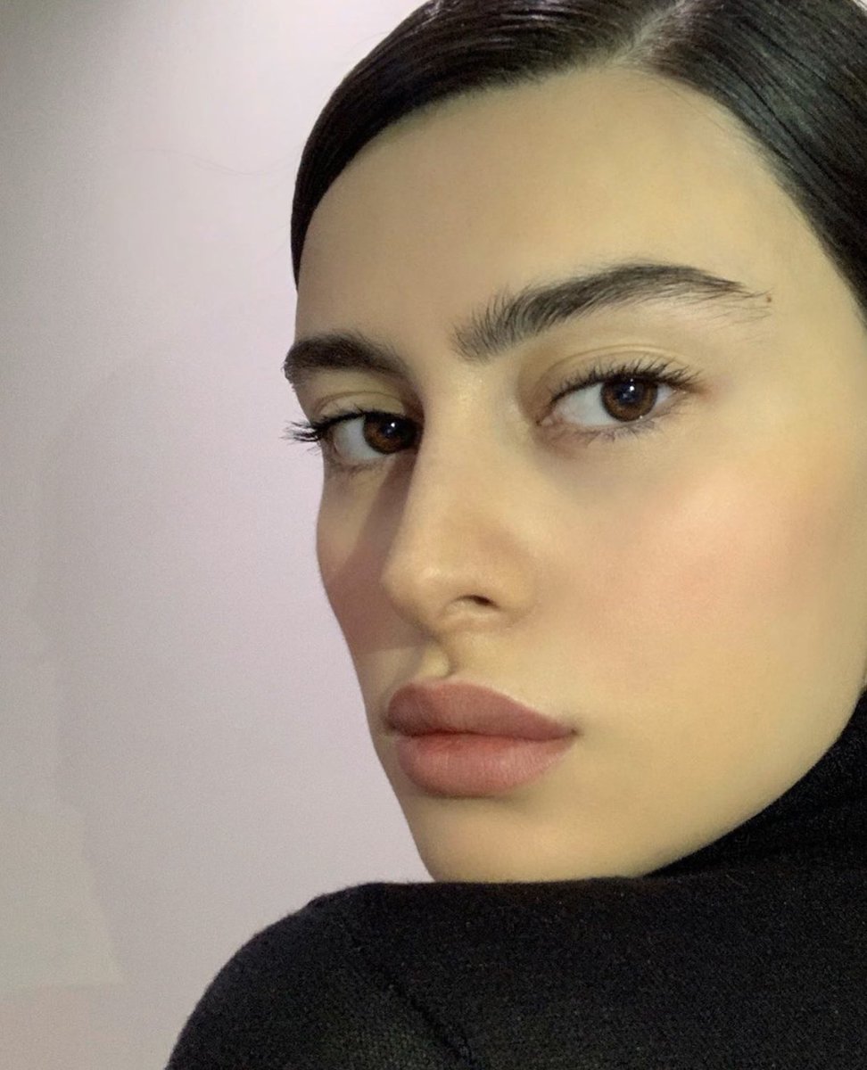 بشاركم تحت التغريدة افضل روتين للعناية بالبشرة وتوحيدها خصوصا اللي يعانون من التصبغات واثار حب الشباب بيفيدكم الثريد فضلوها♥️