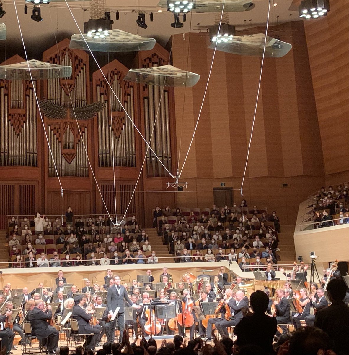 AsBrandalise's tweet photo. ⁦@SuntoryHallE⁩ 👏🏻👏🏻👏🏻 ⁦@klausmakela⁩ ⁦@OrchestreParis⁩ #oiseaudefeu 🔥🔥 https://t.co/2gAgWzv5HB