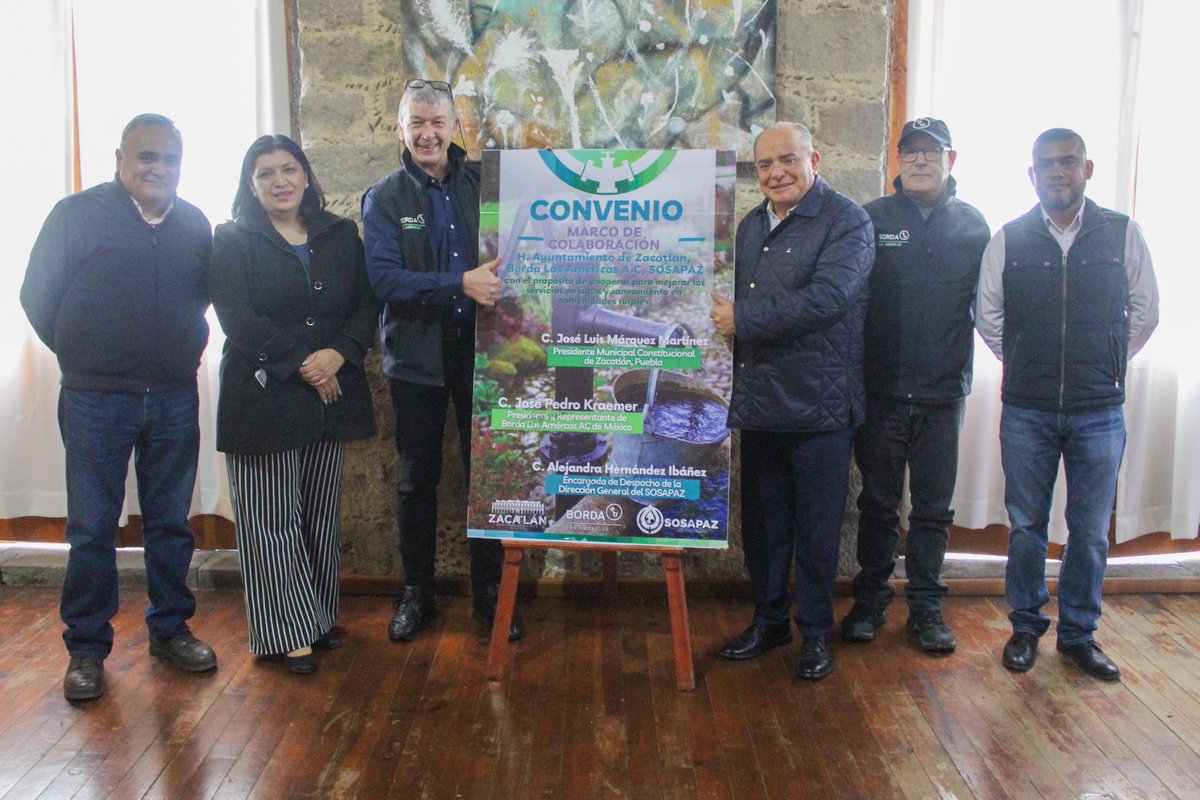 pepemarquezm's tweet photo. Con la finalidad de mejorar los servicios de agua y saneamiento en comunidades rurales firmamos un convenio de colaboración con SOSAPAZ y Borda Las Americas A.C. 

#QueZacatlánNosUna 
#TrabajarParaTrascender 🫱🏼‍🫲🏽 #PPMárquez https://t.co/iH3SBDZGax