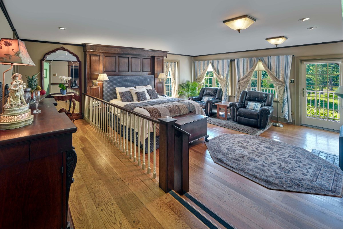 No matter what adventures you have planned during the day, you can count on a great place to sleep here at night. #LuxuryVacation #LuxuryEstate #LuxuryGetaway #BowmansHill #BowmansHillWildflowerPreserve #BucksCounty #BucksCountyPA #NewHopePA