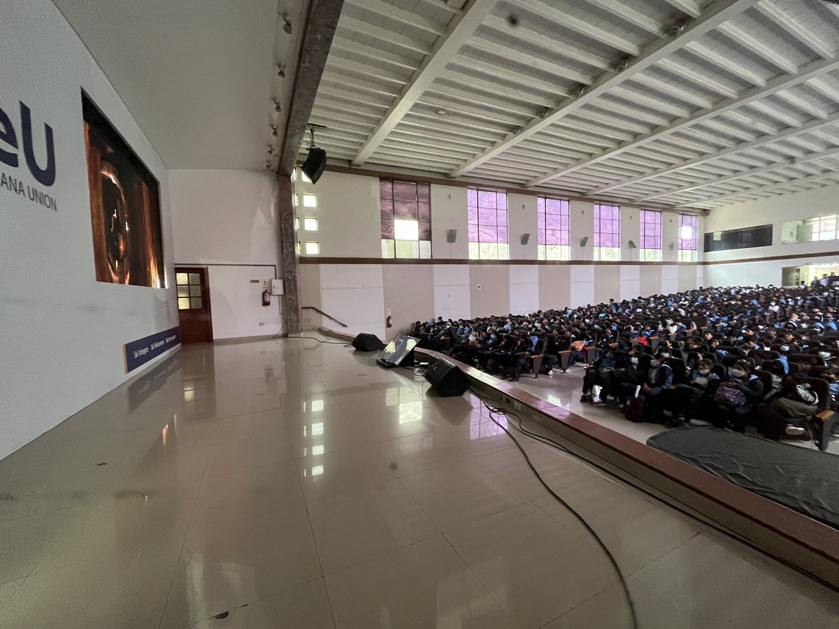 CCorralesRuiz's tweet photo. 📣 #EsHoy 🍎 Hoy se estrenó en el Colegio Unión de Ñaña la película "Proyecto Fósiles: Una nueva aventura". 🔦🦕
¡Tú eres nuestro invitado estelar! 😎🎬

#ColegioUnión #ProyectoFósiles #MásQueEnseñanza #EducaciónAdventista https://t.co/AU8u2C7DYh