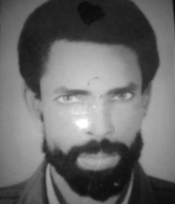 survivalAlerts's tweet photo. The lionhearted, with eyes that instill fear. Muj. Mohamed Ali, visited his patriach's tomb, Sheikh Isaaxaq in Maydh, before going to battle &amp; conquering the brute barre. 

Source: Narrator extraordinaire, Mr. Abdi Aziz Ismail @Golisrange_Abdi https://t.co/fZwL1CjUvl