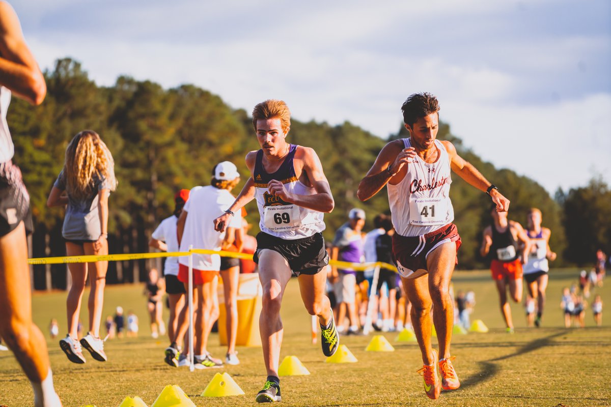 NCAATrackField's tweet image. Vote for the #NCAAXC Photo of the Week 📸

1️⃣ @BroncoSportXCTF  Keep the pace ⌛️
2️⃣ @TerrierTFXC Leading the charge 😎
3️⃣ @StanfordXCTF Dynamic Duo 🤝
4️⃣ @ECUTFXC Finish strong 💪
