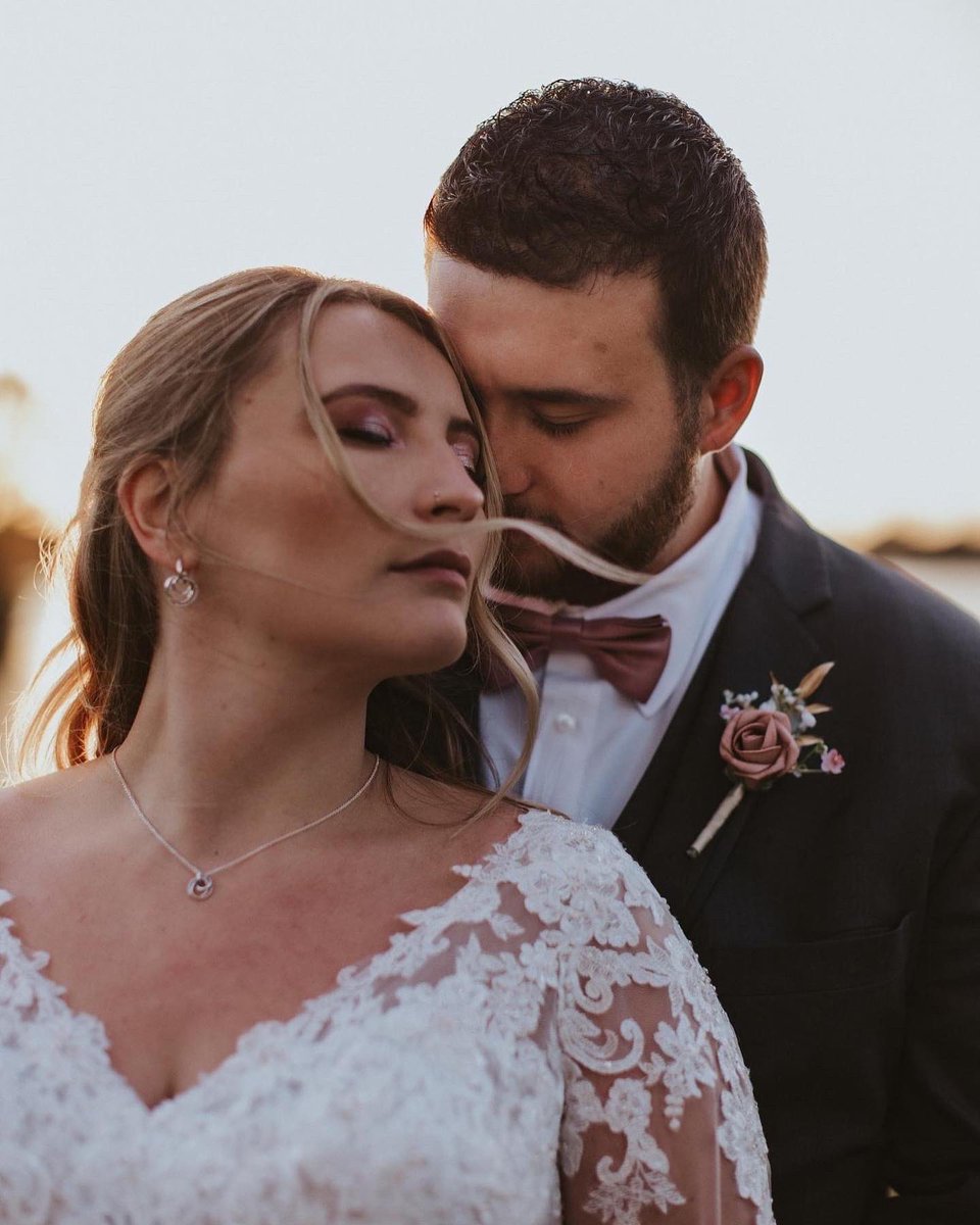 _paigewoolf_'s tweet photo. i’m really married af and i can’t get over it. blessed is an understatement https://t.co/MgEdozYmAq