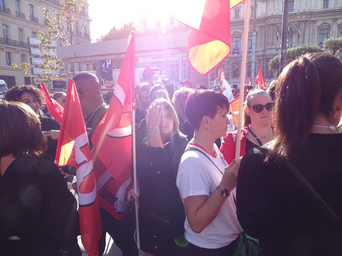 force_ouvriere's tweet photo. #Greve18Octobre 300 000 salariés dans toute la France dans 150 mobilisations. Un vrai succès ! https://t.co/6Wr9YkOpEx