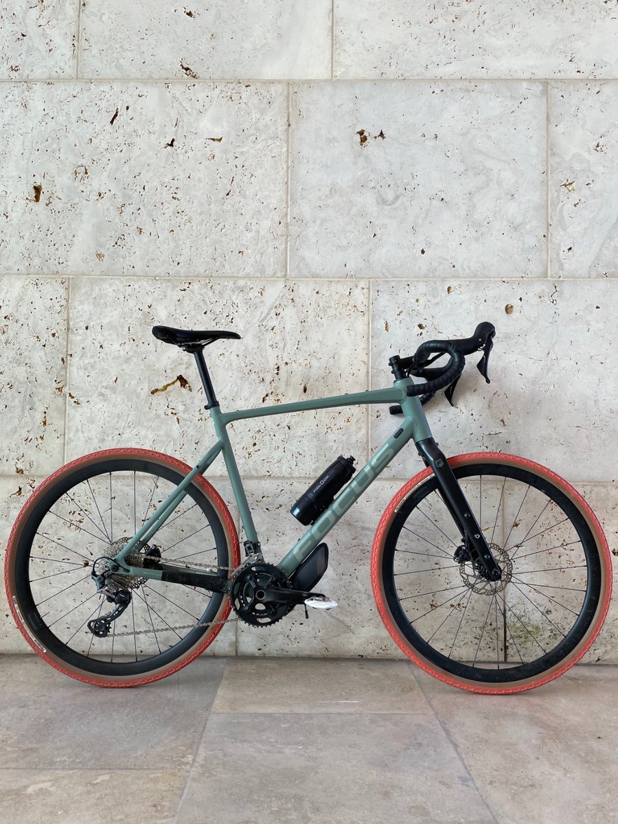 Get yourself a bike that can do both: Rock the trails and look good on a Sunday ride! The ATLAS masters both 🔥

#focusatlas #bike #gravel #focusbikes #madetolose #ridebeyond #gravelbike #biking #getlost #graveladventure #travel #freedom #ridetogether