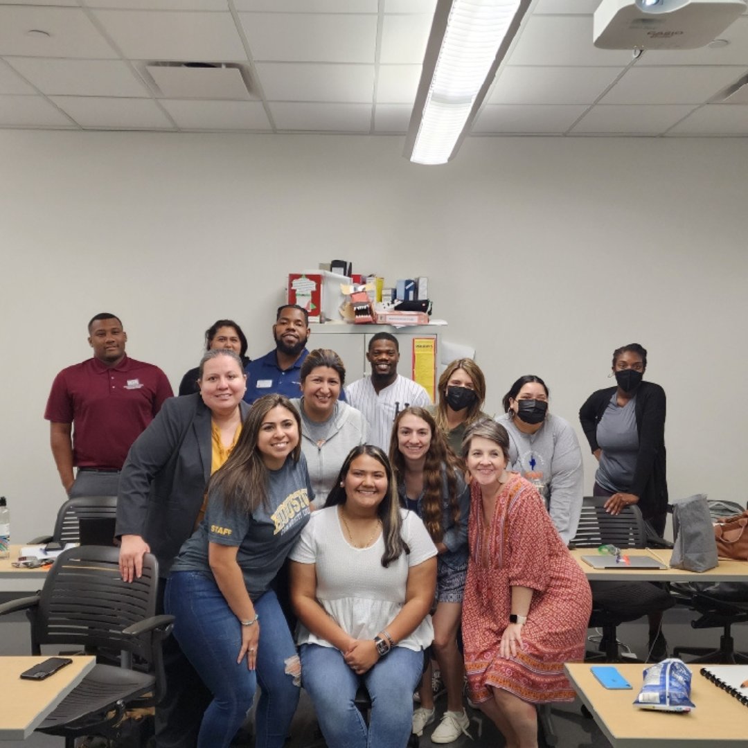 SHSU_Unidos's tweet photo. ✨MEMBER SPOTLIGHT✨
Dr. Ricardo Montelongo (@rmontelo) 
Associate Professor of Educational Leadership (@SHSUHIED ) 
College of Education (@SHSUCOE) https://t.co/H5CDlrmGDp