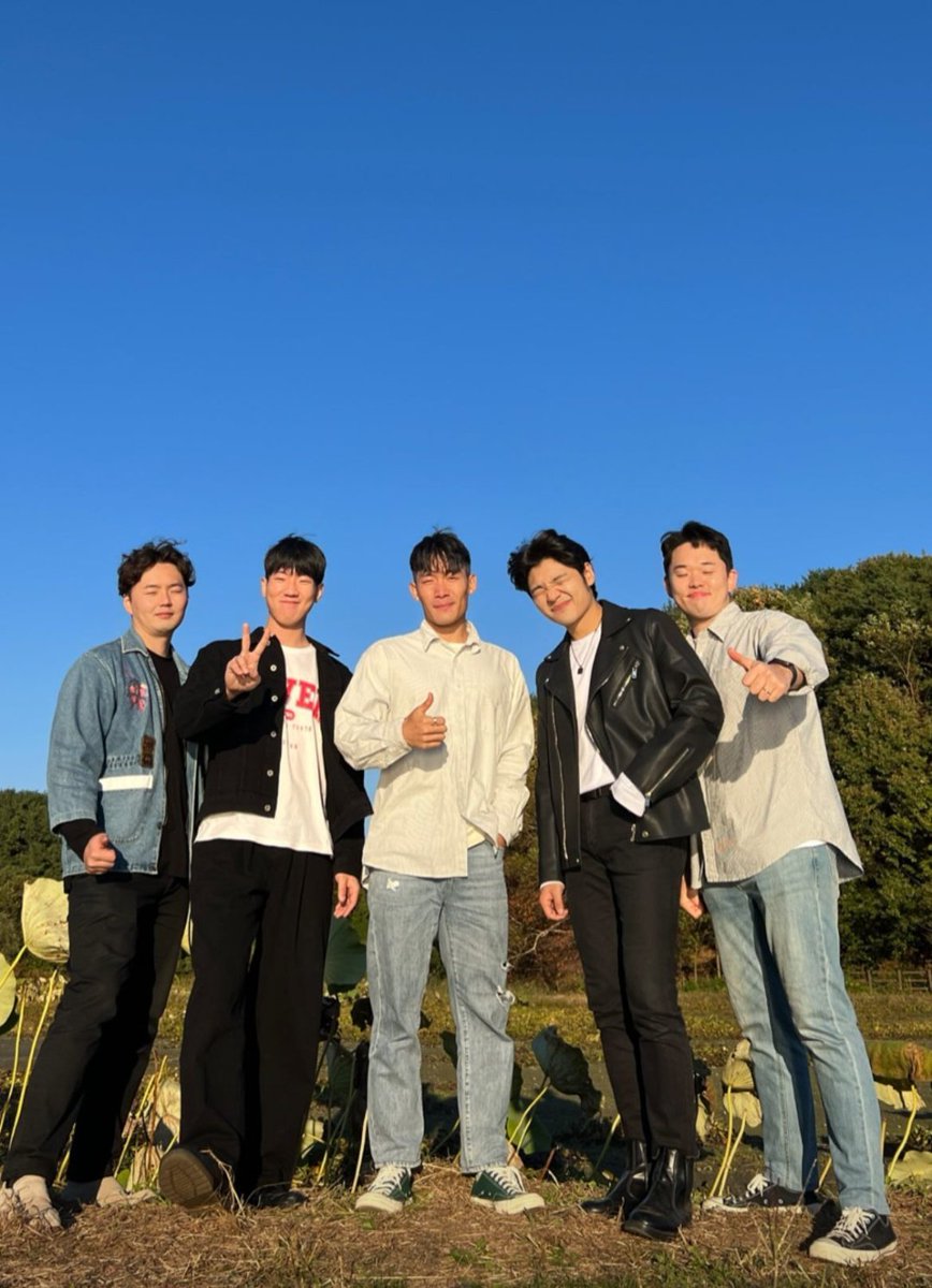 hoppiyoun_J's tweet photo. #엔분의일 #ONEOVERN #OVRN
*seemed like they were recording something......new content:")? https://t.co/pQnMhEPMeb