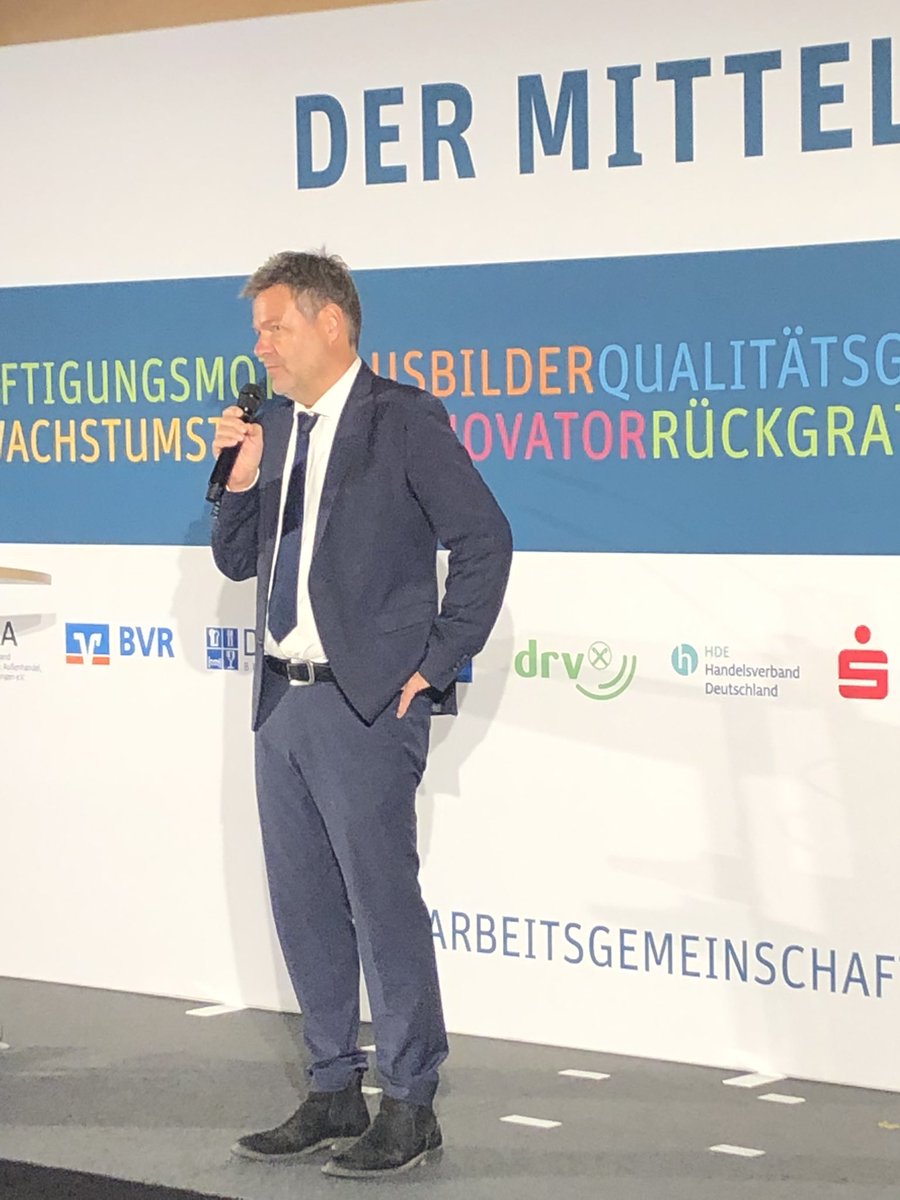 Robert #Habeck @BMWK bei <a href="/mittelstand_der/">Der Mittelstand</a> #Mittelstand: Wir müssen alles dafür aufwenden, dass die Substanz der deutschen Wirtschaft erhalten bleibt.