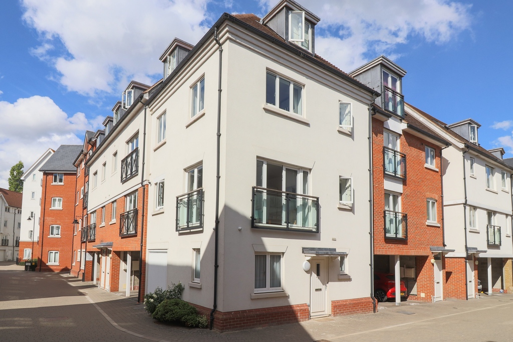 CBestagents's tweet photo. Sales lIsting - Canterbury Offers in Excess of £599,000

https://t.co/y1maBnQ9Dp

#forsale #Canterbury #townhouse #kent #citycentre #impressive #buyers #sellers #propertiesforsale #estateagents #localpropertyexperts #mustsee #charlesbainbridgestateagents #selling #purchasers https://t.co/TZYBwSxZO7