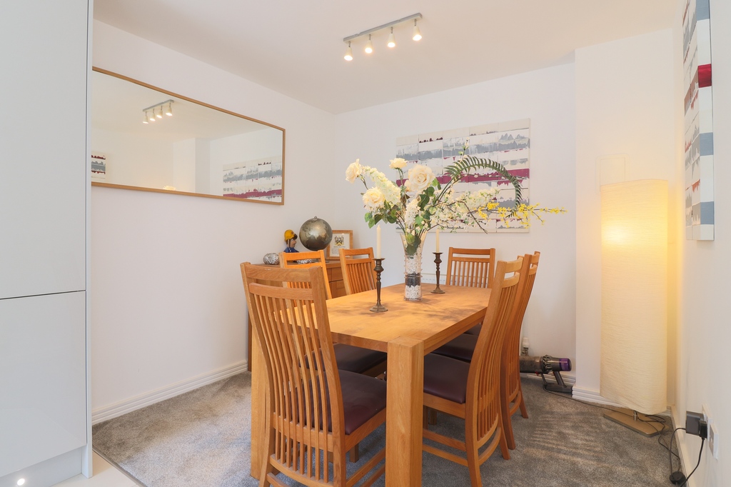 CBestagents's tweet photo. Sales lIsting - Canterbury Offers in Excess of £599,000

https://t.co/y1maBnQ9Dp

#forsale #Canterbury #townhouse #kent #citycentre #impressive #buyers #sellers #propertiesforsale #estateagents #localpropertyexperts #mustsee #charlesbainbridgestateagents #selling #purchasers https://t.co/TZYBwSxZO7