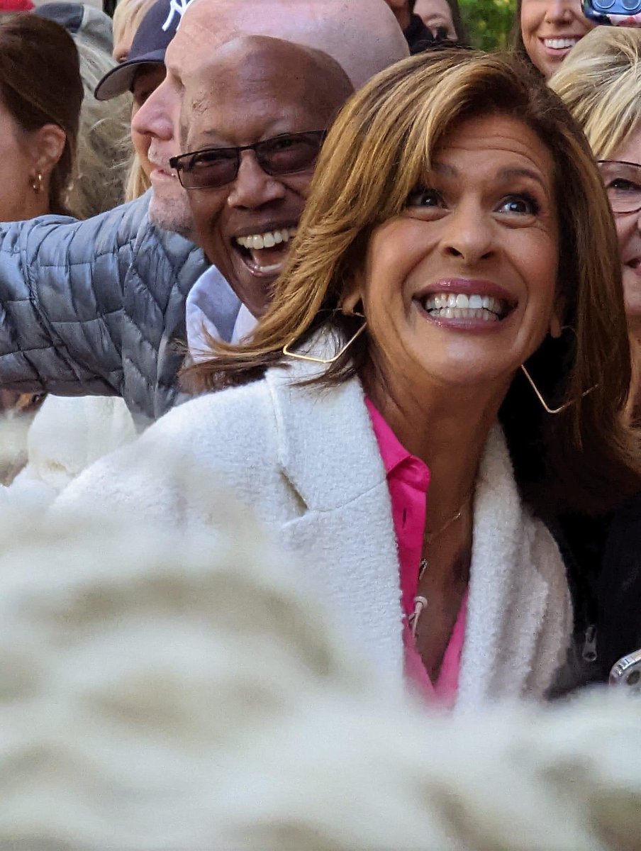 FruStef's tweet photo. @hodakotb finally home from a week in NYC, Honda we were behind your “biggest fan” the day Andy Cohen was on (love him).   Got some cracking pics of you. https://t.co/qjHWqjRMZl