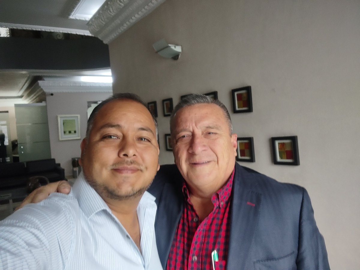 javier7ag's tweet photo. Un gusto poder platicar con mi buen amigo @mollynico https://t.co/c6dEH9gW7S