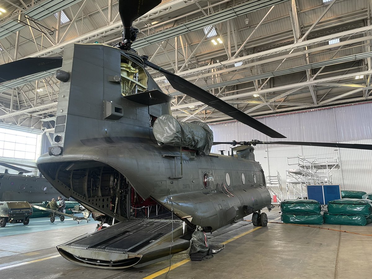 nathan_flynn's tweet photo. A huge thank you to Squadron Leader Chris Wilkes from @RAFBenson for a truly inspirational day for our Public Services students @MKCollege. Students were treated to a full flight briefing, before looking round the aircraft and exploring career options. #FE #Aspirations https://t.co/9ps5aoYeJe