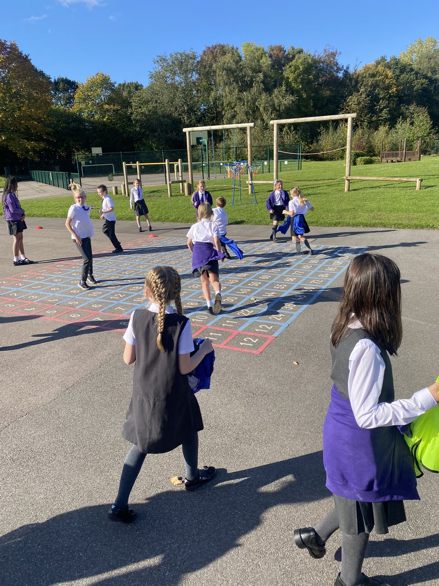 BirchwoodCE's tweet photo. As part of a retrieval, Year 5 used @enrichedu activities to revisit Food Chains in Science. The children worked together to make learning active in the beautiful fresh air and sunshine! Super understanding and retrieval! Just look at those smiles! #bcepsoutdoorlearning #bcepsy5 https://t.co/qfMVRKk9qy