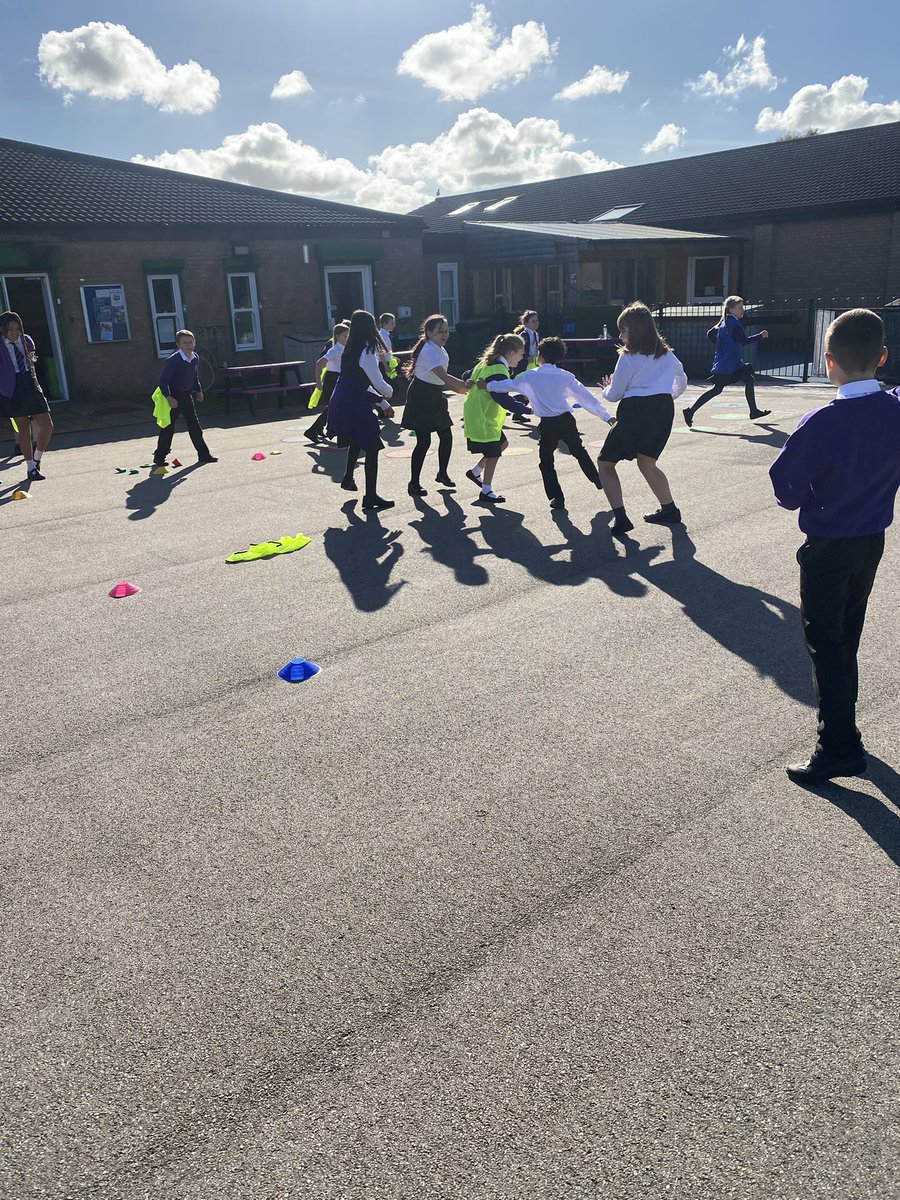 BirchwoodCE's tweet photo. As part of a retrieval, Year 5 used @enrichedu activities to revisit Food Chains in Science. The children worked together to make learning active in the beautiful fresh air and sunshine! Super understanding and retrieval! Just look at those smiles! #bcepsoutdoorlearning #bcepsy5 https://t.co/qfMVRKk9qy