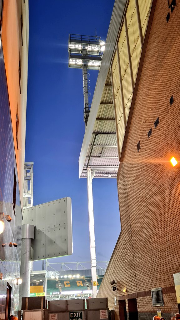 paul_gtastic's tweet photo. There's nothing quite like a game under lights. These four roof mounted beauties are at Norwich City's Carrow Road, all ready for tonight's game. https://t.co/IWvwDLhKZW