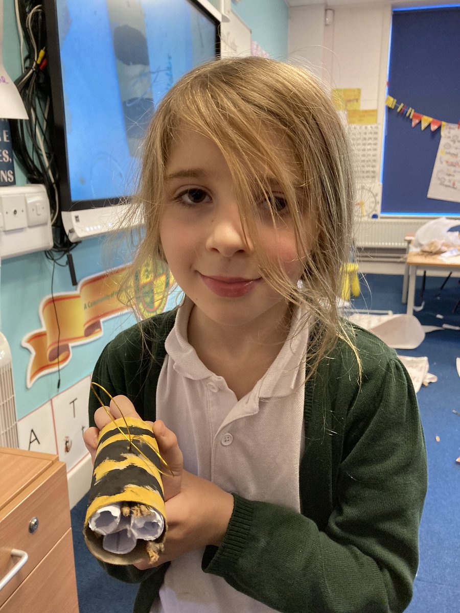 WlpsYear2's tweet image. 2H made Bee Hotels! Collecting all those items made sense today 👍🏼#environmentalexperts #savethebees #recycle #reuse