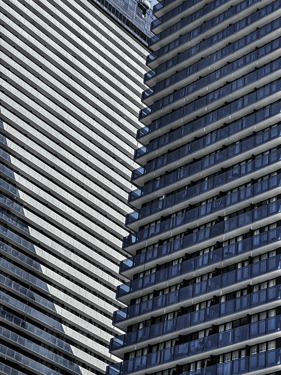 lit08's tweet image. Facade Harmony
-
Insta: @lit08cyberpunk 
-
#lookingup #rustlord_unity #archi_unlimited #1_unlimited #architecturedesign #ig_ometry #futuristic #lit08cyberpunk #architecturephotography #abstractaddict #toneception #tv_pointofview #tv_architectural #total_arquitectura