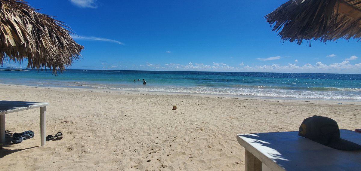 Martincito05's tweet photo. Playa guayacanes, #Vacaciones2k22 
#RDPorLoAlto @RDPorLoAlto #PlayaGuayacanes @ingjorgesilva https://t.co/zovQSpblF2